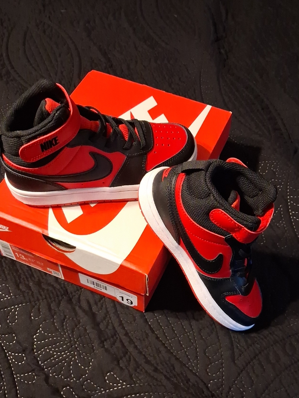 Nike Kids Court Borough Mid 2 Sz 13C Red and Black Mid-Top Sneakers NIB